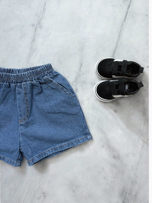 DENIM SHORTS