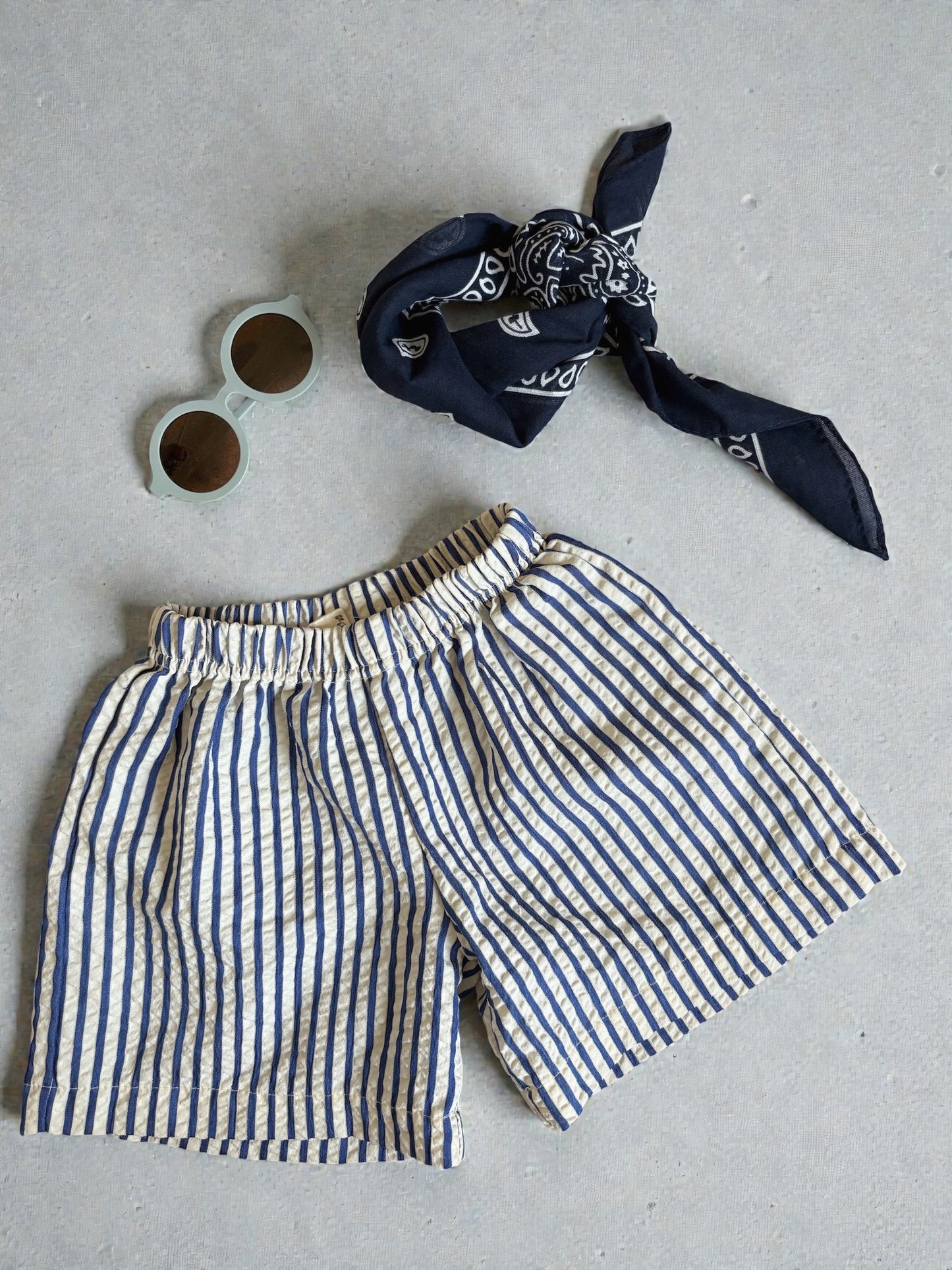 SHORTS STRIPED